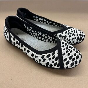 Clarks Step Lite Ballet Flats Women Size 7.5 Black White Dalmatian Print Slip On